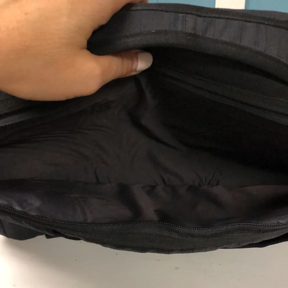 Nike messenger bag‎ 12” x 12” x 6” laptop bag *read